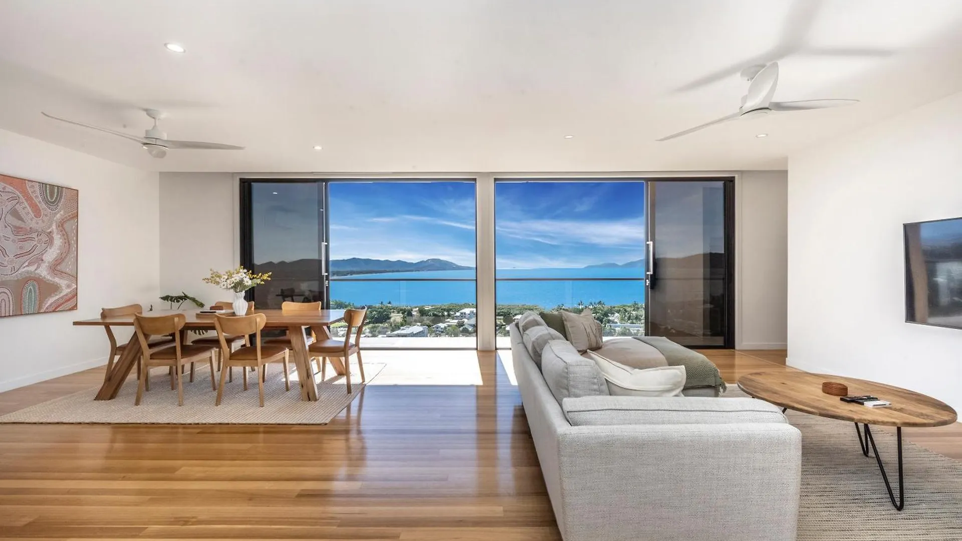Incredible Views, Open Spaces, Holiday Villa Townsville