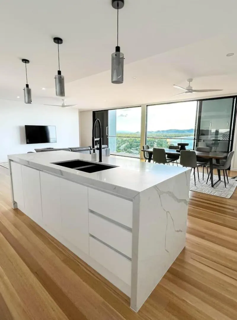 Incredible Views, Open Spaces, Holiday Villa Townsville Apartment
