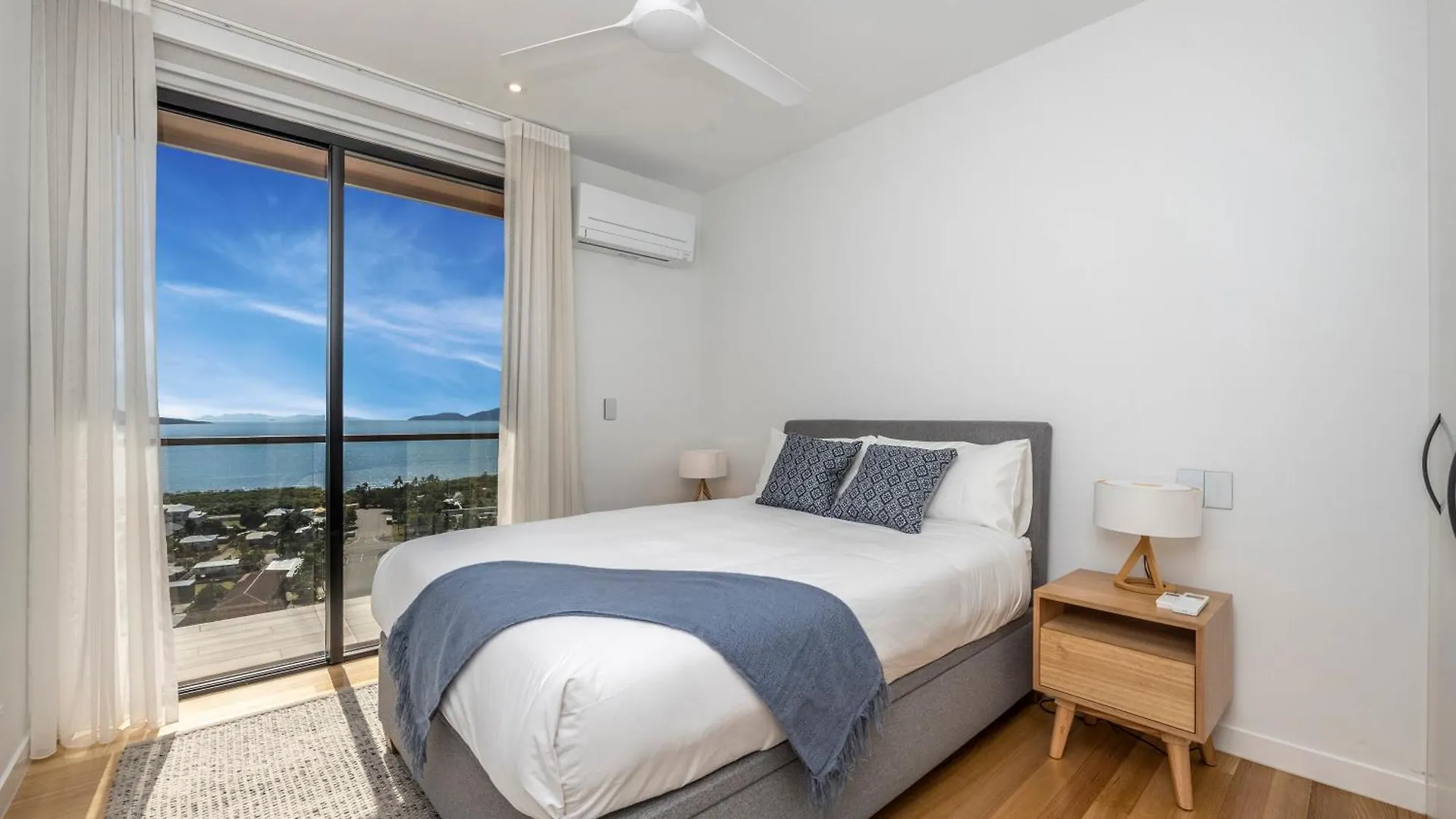 Incredible Views, Open Spaces, Holiday Villa Townsville