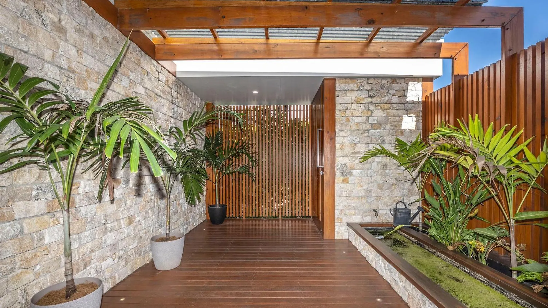 Incredible Views, Open Spaces, Holiday Villa Townsville Australia